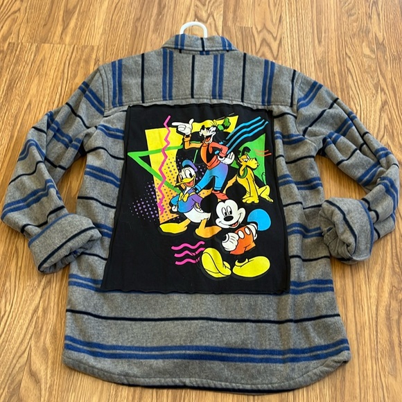 Quiksilver Other - Quiksilver Mickey and Friends Fleece Shirt Kids size Large
